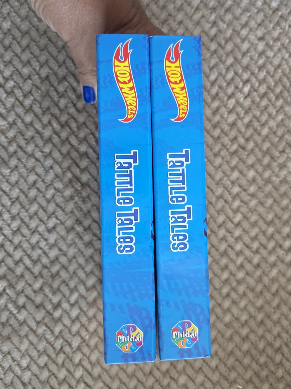 Hot Wheels Tattle Tales Storybook & 4 Cars Gift Set Lot of 2 NEW